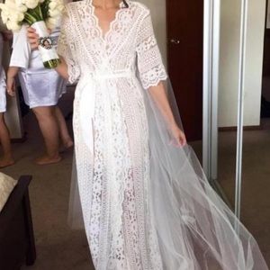 Bridal lace robe